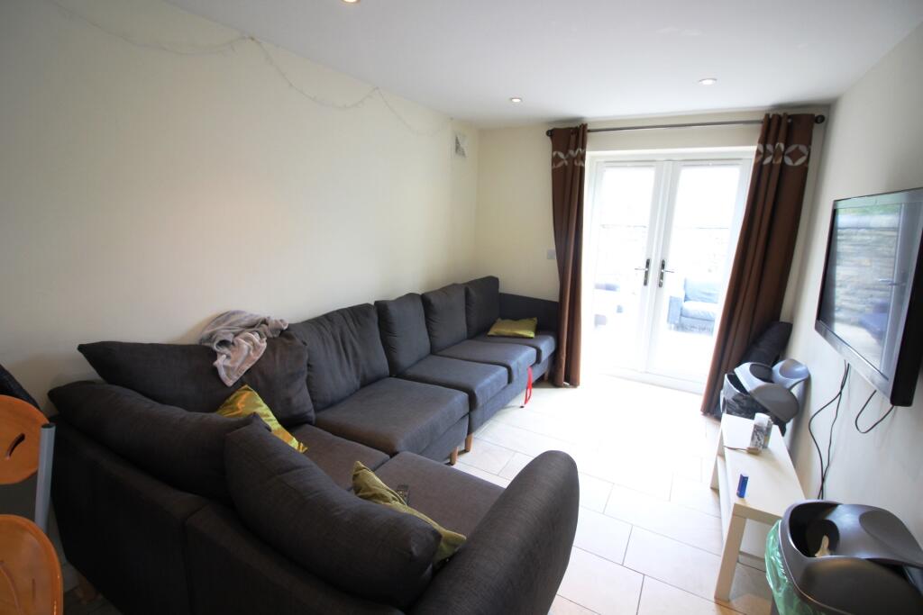 7 bed Mid Terraced House for rent in Cardiff. From CPS Homes - Cardiff 7 bed Mid Terraced House for rent in Cardiff. From CPS Homes - Cardiff