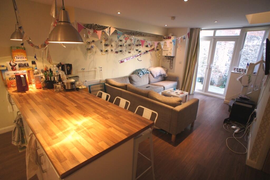 7 bed Mid Terraced House for rent in Cardiff. From CPS Homes - Cardiff 7 bed Mid Terraced House for rent in Cardiff. From CPS Homes - Cardiff