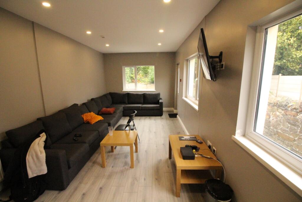 6 bed Mid Terraced House for rent in Cardiff. From CPS Homes - Cardiff 6 bed Mid Terraced House for rent in Cardiff. From CPS Homes - Cardiff