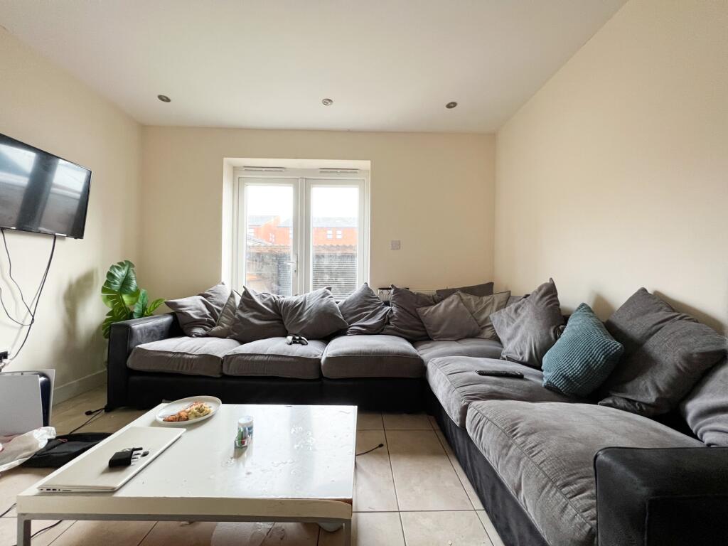 7 bed Mid Terraced House for rent in Cardiff. From CPS Homes - Cardiff 7 bed Mid Terraced House for rent in Cardiff. From CPS Homes - Cardiff