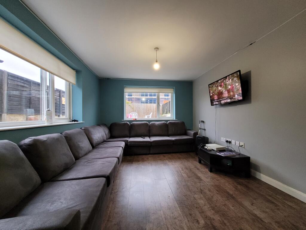 8 bed Mid Terraced House for rent in Cardiff. From CPS Homes - Cardiff 8 bed Mid Terraced House for rent in Cardiff. From CPS Homes - Cardiff