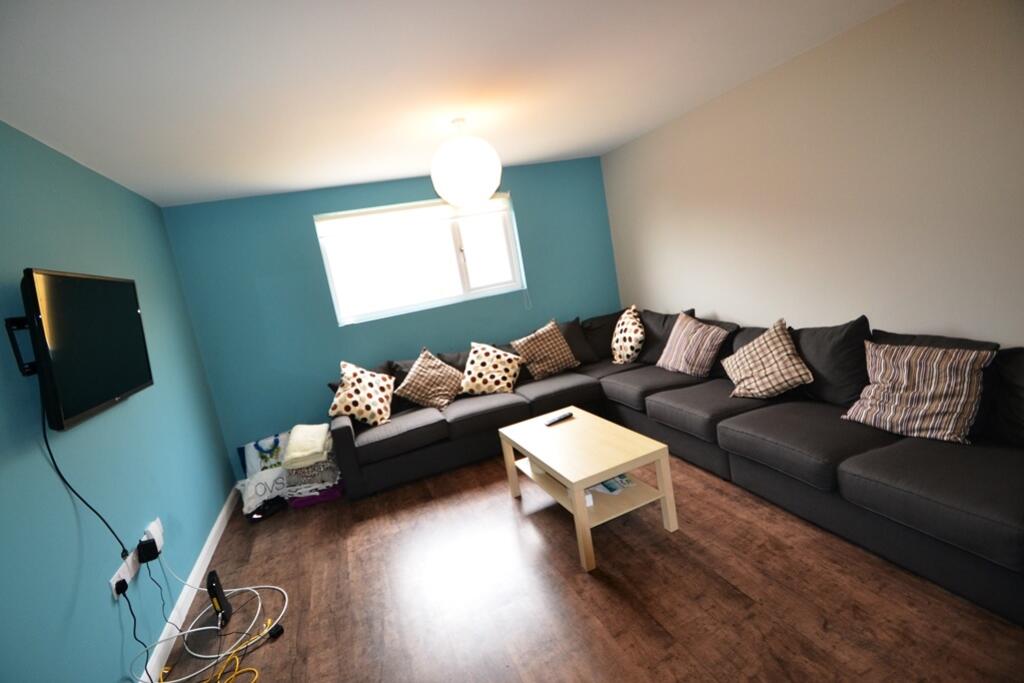 8 bed Mid Terraced House for rent in Cardiff. From CPS Homes - Cardiff 8 bed Mid Terraced House for rent in Cardiff. From CPS Homes - Cardiff
