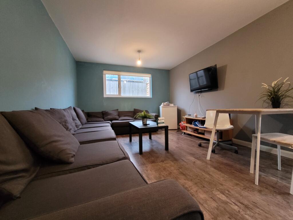8 bed Mid Terraced House for rent in Cardiff. From CPS Homes - Cardiff 8 bed Mid Terraced House for rent in Cardiff. From CPS Homes - Cardiff