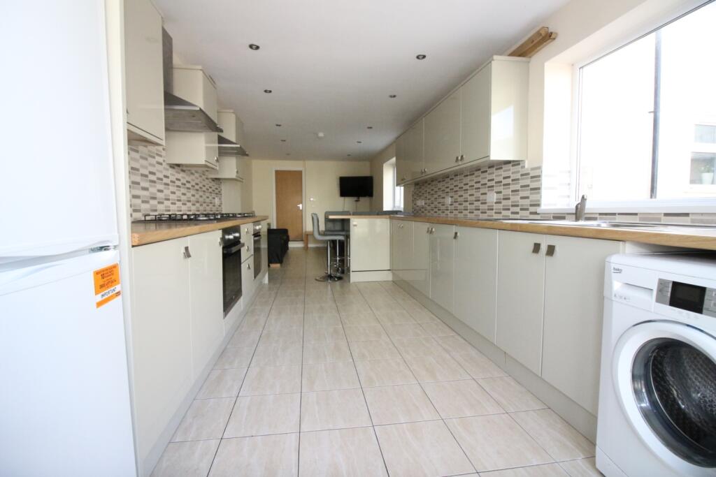 8 bed Mid Terraced House for rent in Cardiff. From CPS Homes - Cardiff 8 bed Mid Terraced House for rent in Cardiff. From CPS Homes - Cardiff