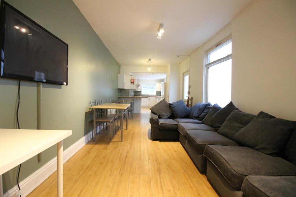 8 bed Mid Terraced House for rent in Cardiff. From CPS Homes - Cardiff 8 bed Mid Terraced House for rent in Cardiff. From CPS Homes - Cardiff