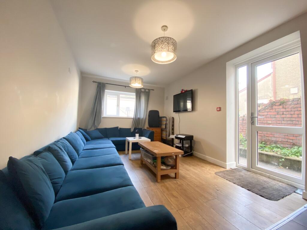 8 bed Mid Terraced House for rent in Cardiff. From CPS Homes - Cardiff 8 bed Mid Terraced House for rent in Cardiff. From CPS Homes - Cardiff