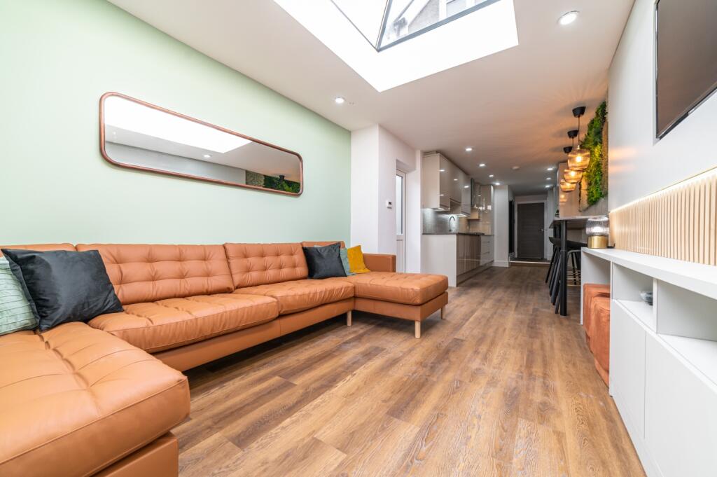 7 bed Mid Terraced House for rent in Cardiff. From CPS Homes - Cardiff 7 bed Mid Terraced House for rent in Cardiff. From CPS Homes - Cardiff