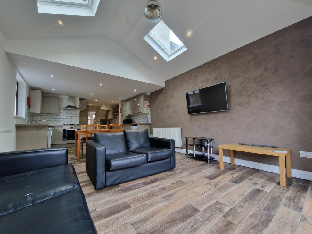8 bed Mid Terraced House for rent in Cardiff. From CPS Homes - Cardiff 8 bed Mid Terraced House for rent in Cardiff. From CPS Homes - Cardiff