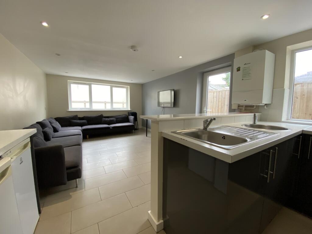 8 bed End of Terrace for rent in Cardiff. From CPS Homes - Cardiff