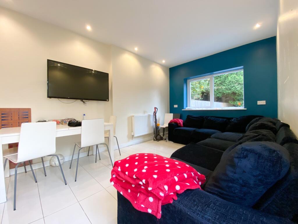 8 bed Mid Terraced House for rent in Cardiff. From CPS Homes - Cardiff 8 bed Mid Terraced House for rent in Cardiff. From CPS Homes - Cardiff