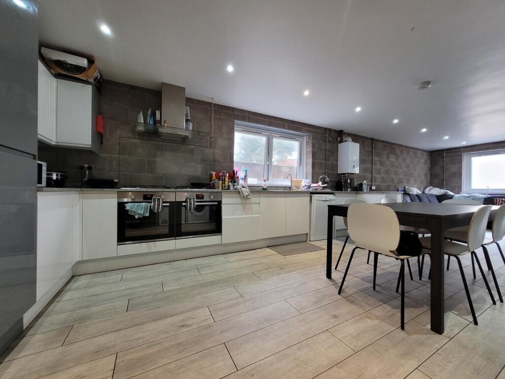 8 bed End of Terrace for rent in Cardiff. From CPS Homes - Cardiff