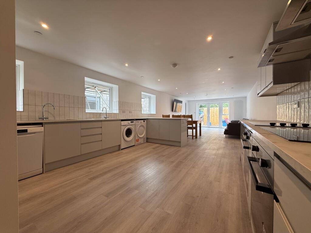 8 bed Mid Terraced House for rent in Cardiff. From CPS Homes - Cardiff 8 bed Mid Terraced House for rent in Cardiff. From CPS Homes - Cardiff