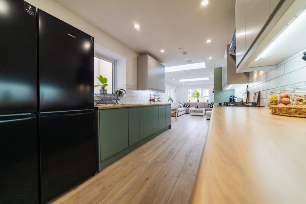 8 bed Mid Terraced House for rent in Cardiff. From CPS Homes - Cardiff 8 bed Mid Terraced House for rent in Cardiff. From CPS Homes - Cardiff