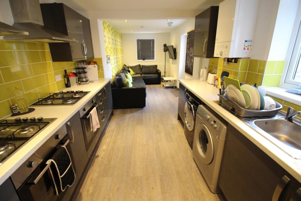 6 bed Mid Terraced House for rent in Cardiff. From CPS Homes - Cardiff 6 bed Mid Terraced House for rent in Cardiff. From CPS Homes - Cardiff