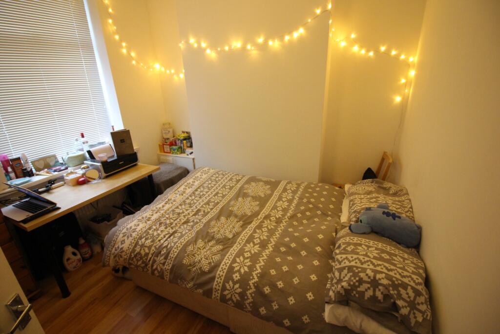 3 bed Mid Terraced House for rent in Cardiff. From CPS Homes - Cardiff