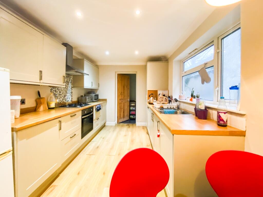 4 bed Mid Terraced House for rent in Cardiff. From CPS Homes - Cardiff