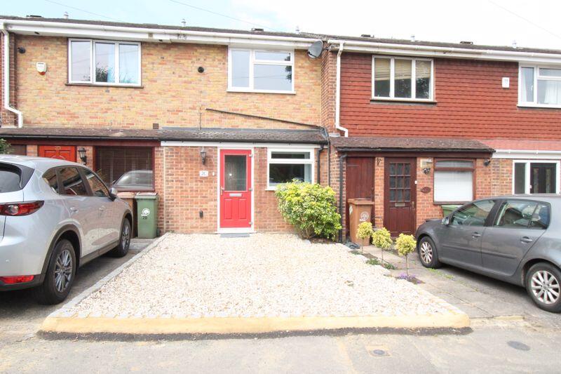 2 bed Mid Terraced House for rent in Stoneleigh. From Cromwells Estate Agents - Cheam - Sales