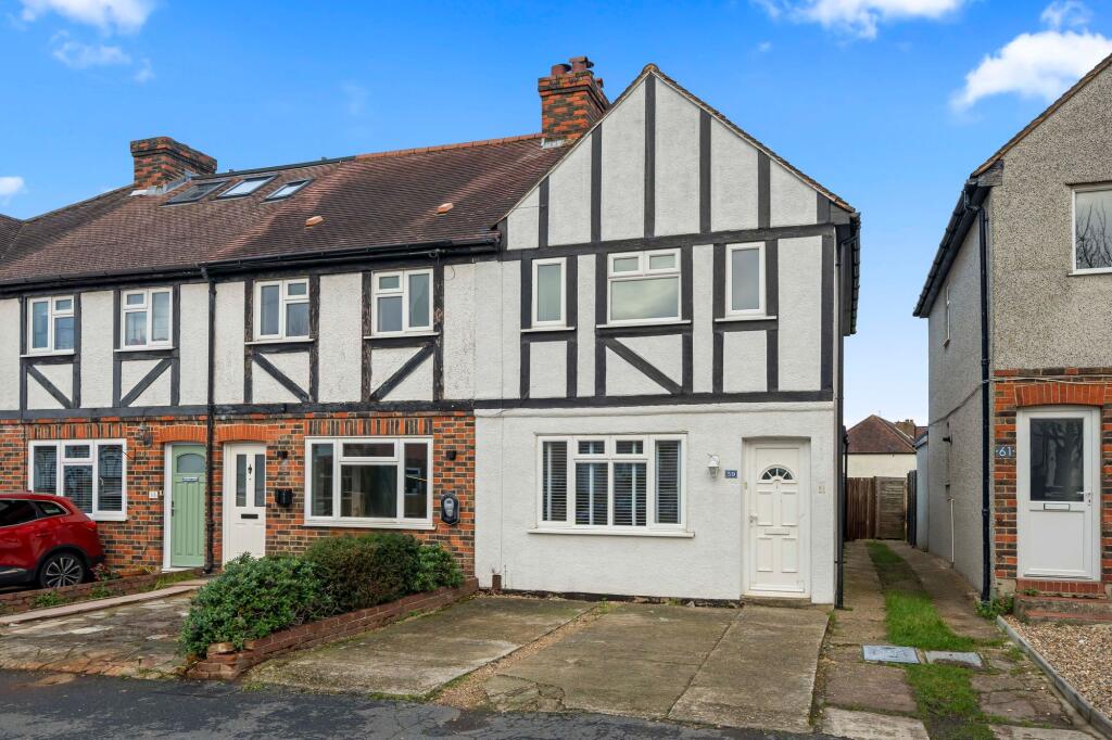 2 bed Not Specified for rent in Stoneleigh. From Cromwells Estate Agents - Cheam - Sales