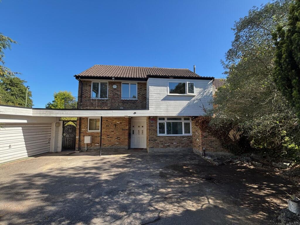 3 bed Detached for rent in Ewell. From Cromwells Estate Agents - Cheam - Sales 3 bed Detached for rent in Ewell. From Cromwells Estate Agents - Cheam - Sales