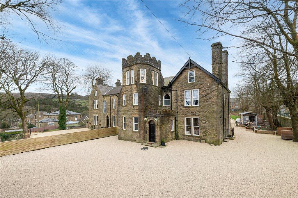 2 bed Penthouse for rent in Oxenhope. From Dacre Son & Hartley - Bingley