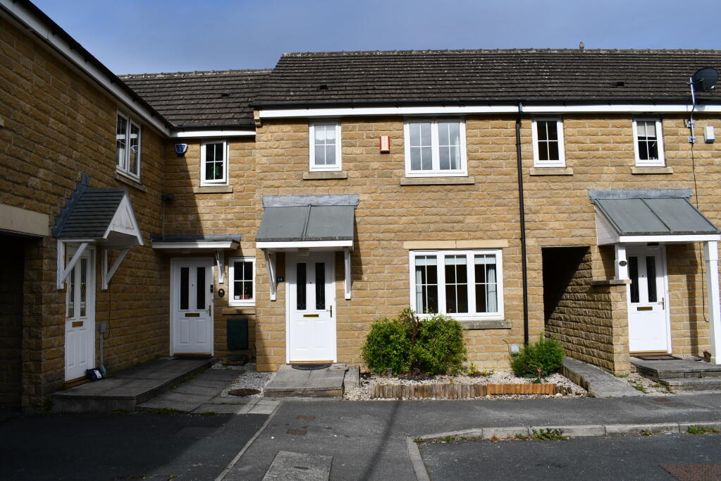 3 bed Town House for rent in Lee Lane. From Dacre Son & Hartley - Bingley