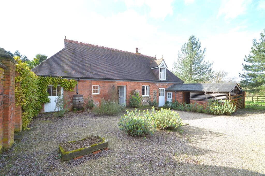 2 bed Cottage for rent in Sible Hedingham. From David Burr Estate Agents - Castle Hedingham 2 bed Cottage for rent in Sible Hedingham. From David Burr Estate Agents - Castle Hedingham