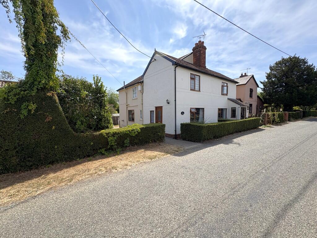 2 bed Cottage for rent in Dyer's End. From David Burr Estate Agents - Castle Hedingham 2 bed Cottage for rent in Dyer's End. From David Burr Estate Agents - Castle Hedingham