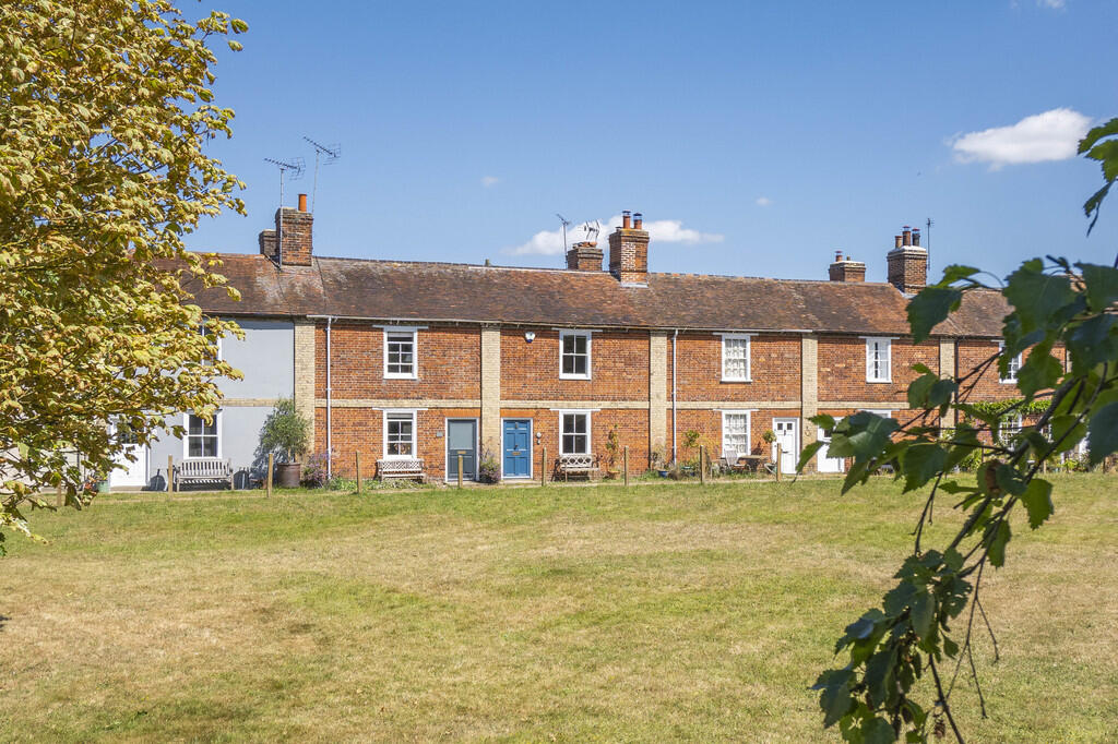 2 bed Mid Terraced House for rent in Mistley. From David Burr Estate Agents - Leavenheath 2 bed Mid Terraced House for rent in Mistley. From David Burr Estate Agents - Leavenheath