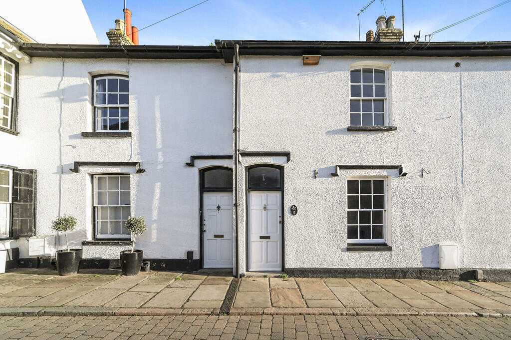 2 bed Mid Terraced House for rent in Newmarket. From David Burr Estate Agents - Newmarket