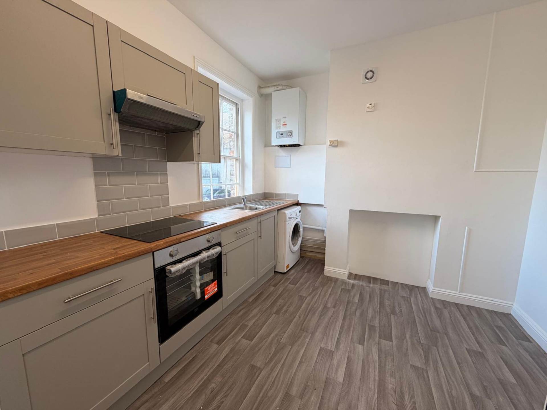 2 bed 1st Floor Flat for rent in Wouldham. From Evolution Estates - Medway