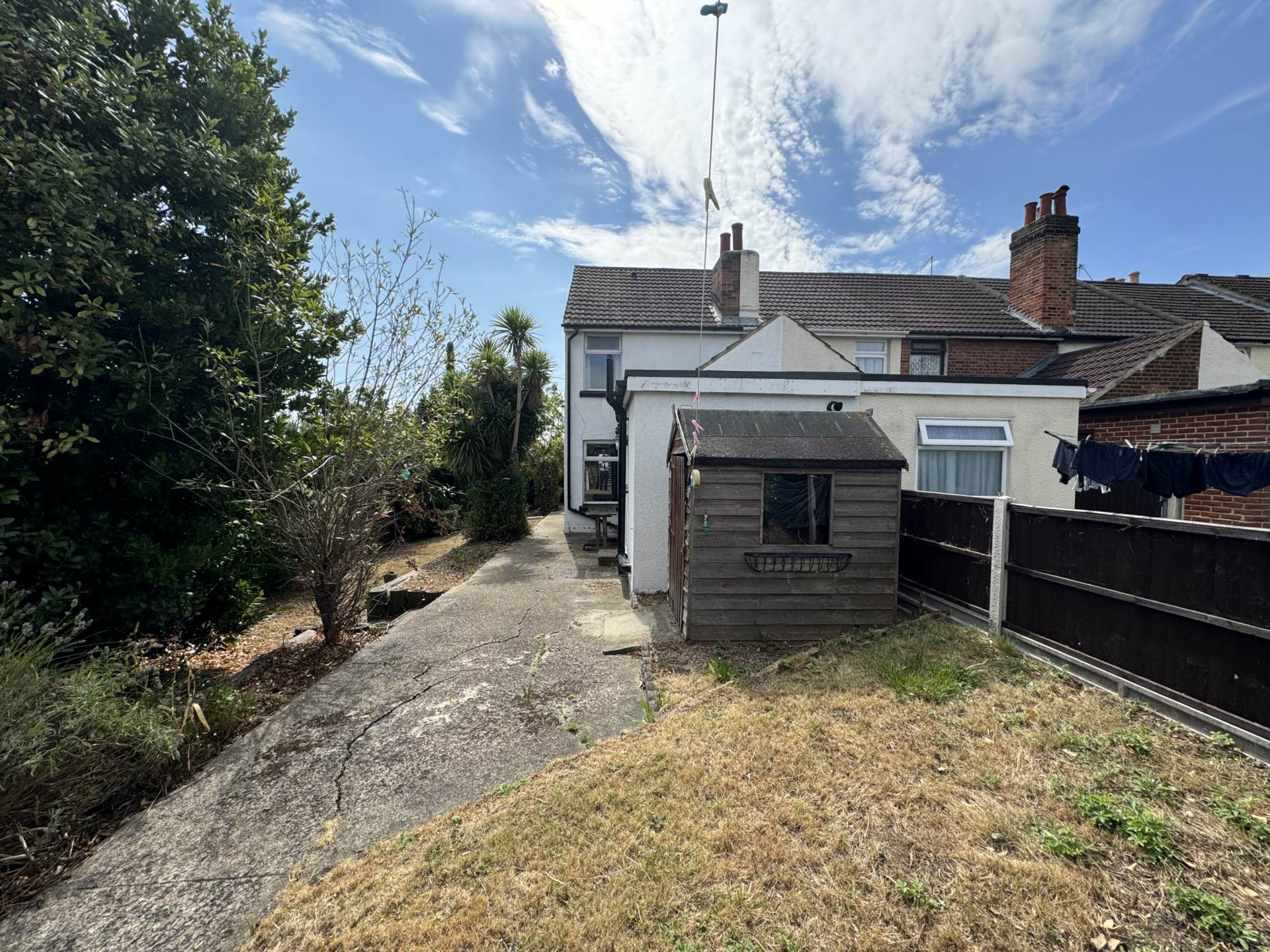 2 bed End of Terrace for rent in Rochester. From Evolution Estates - Medway 2 bed End of Terrace for rent in Rochester. From Evolution Estates - Medway