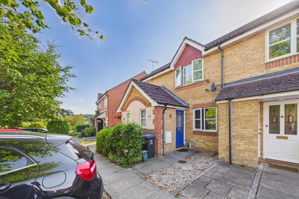 2 bed Mid Terraced House for rent in Hemel Hempstead. From David Doyle Estate Agents - Boxmoor