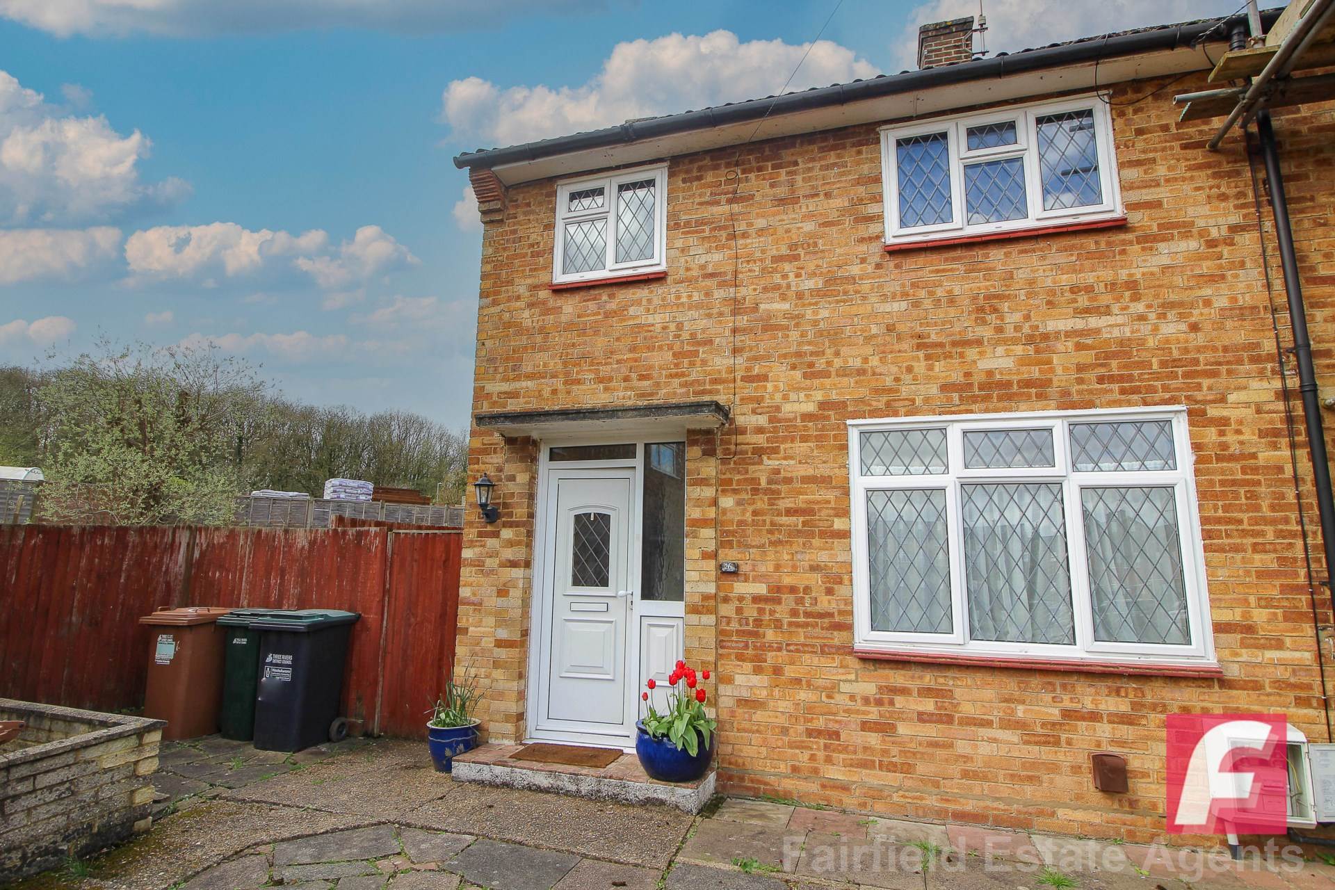 2 bed End Terraced House for rent in Watford. From Fairfield Estate Agents - Oxhey Branch