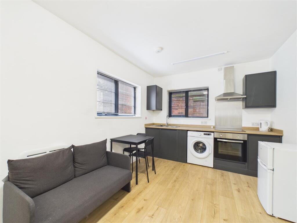0 bed Studio for rent in Nottingham. From David James Estate Agents - Mapperley