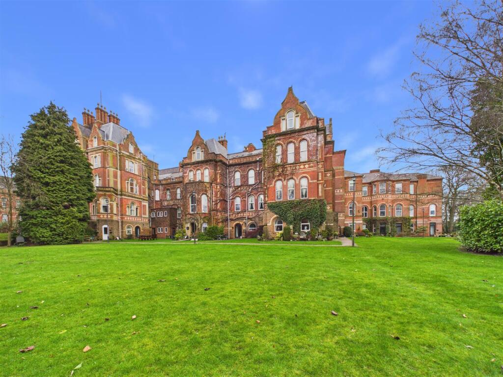 1 bed Duplex for rent in Nottingham. From David James Estate Agents - Mapperley