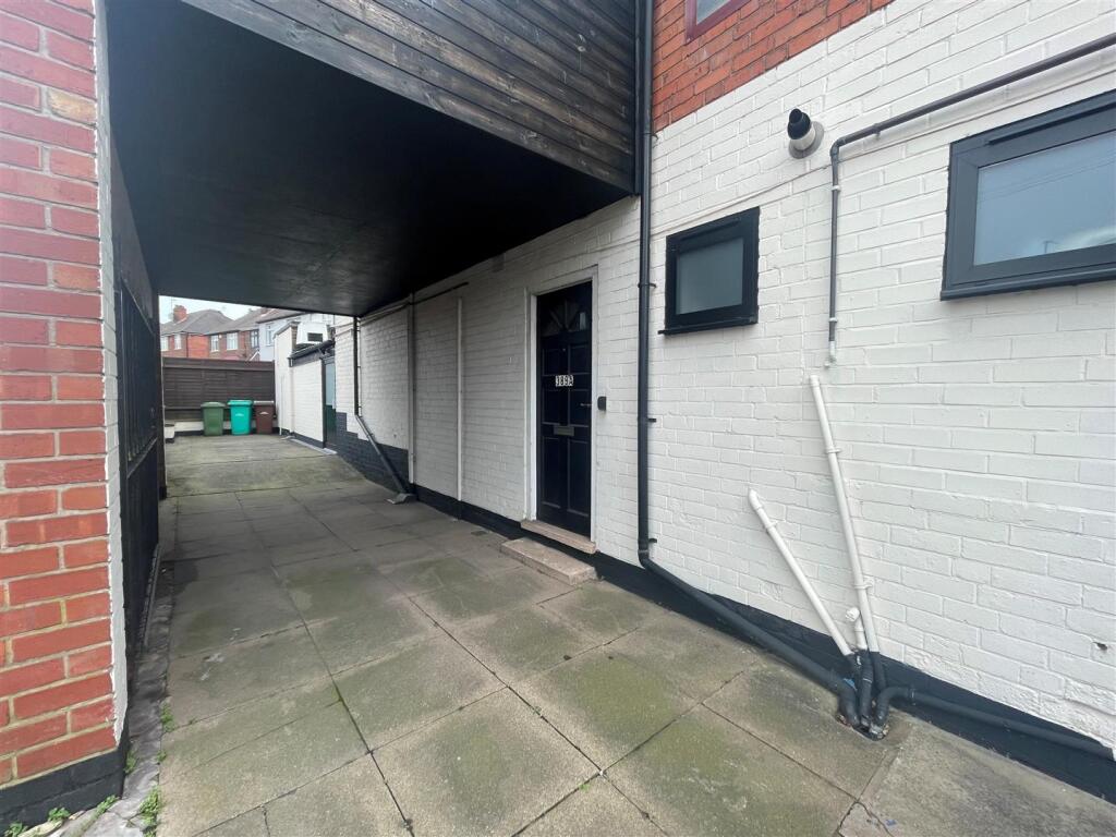 2 bed 1st Floor Flat for rent in Nottingham. From David James Estate Agents - Mapperley