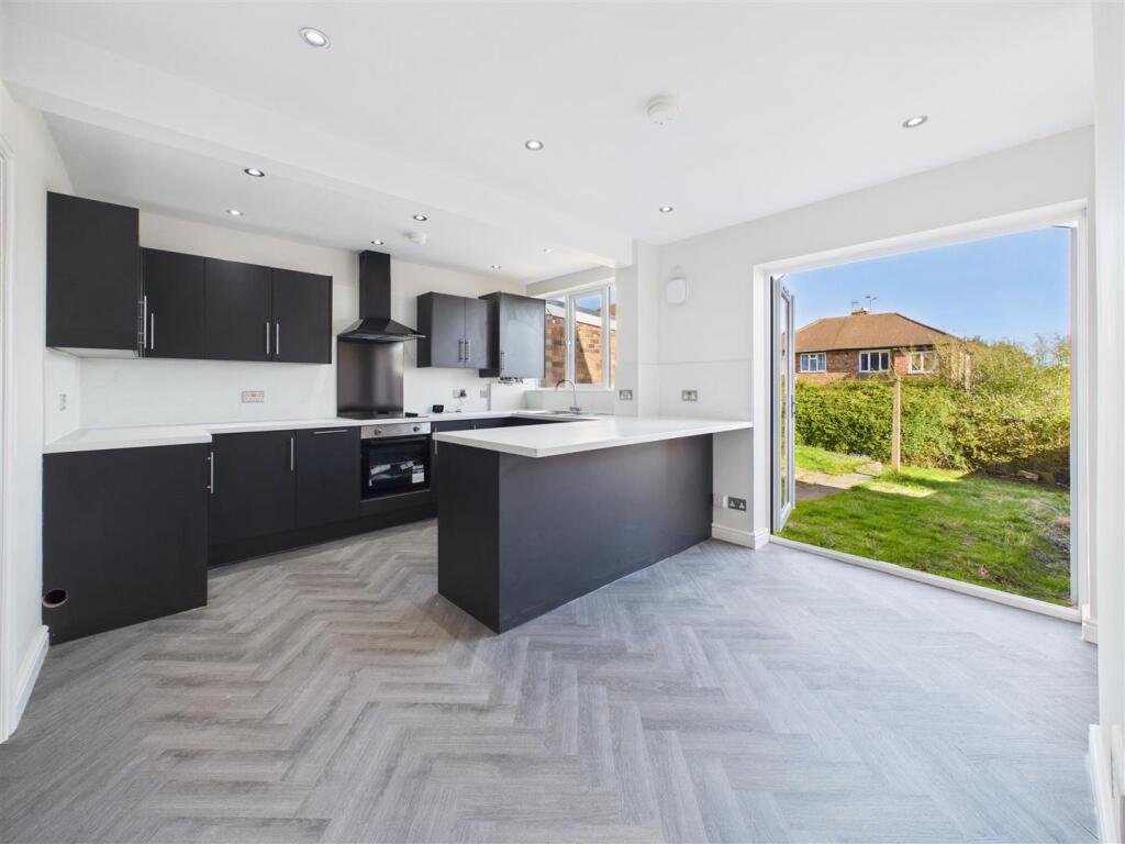 3 bed Detached for rent in Nottingham. From David James Estate Agents - Mapperley