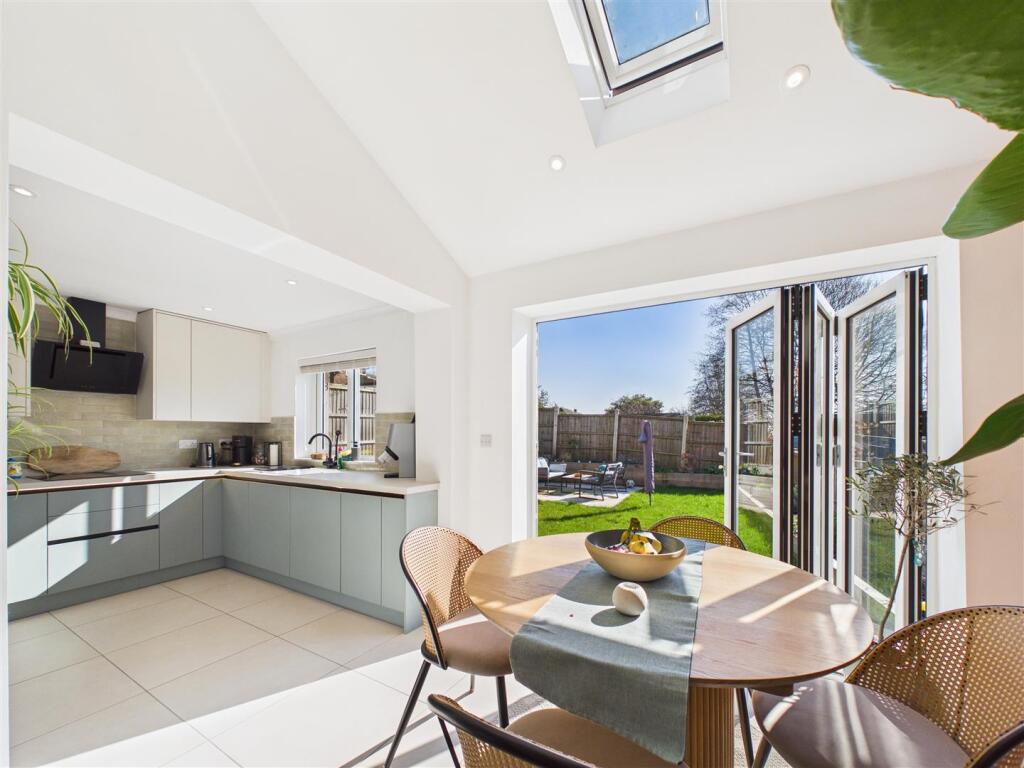 3 bed Detached for rent in Nottingham. From David James Estate Agents - Mapperley