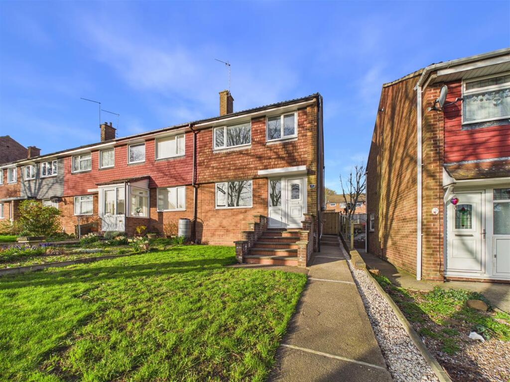3 bed Town House for rent in Arnold. From David James Estate Agents - Mapperley