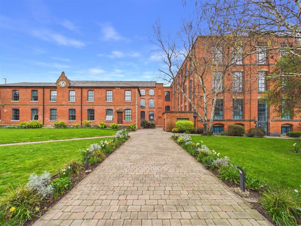 2 bed Apartment for rent in Nottingham. From David James Estate Agents - Mapperley