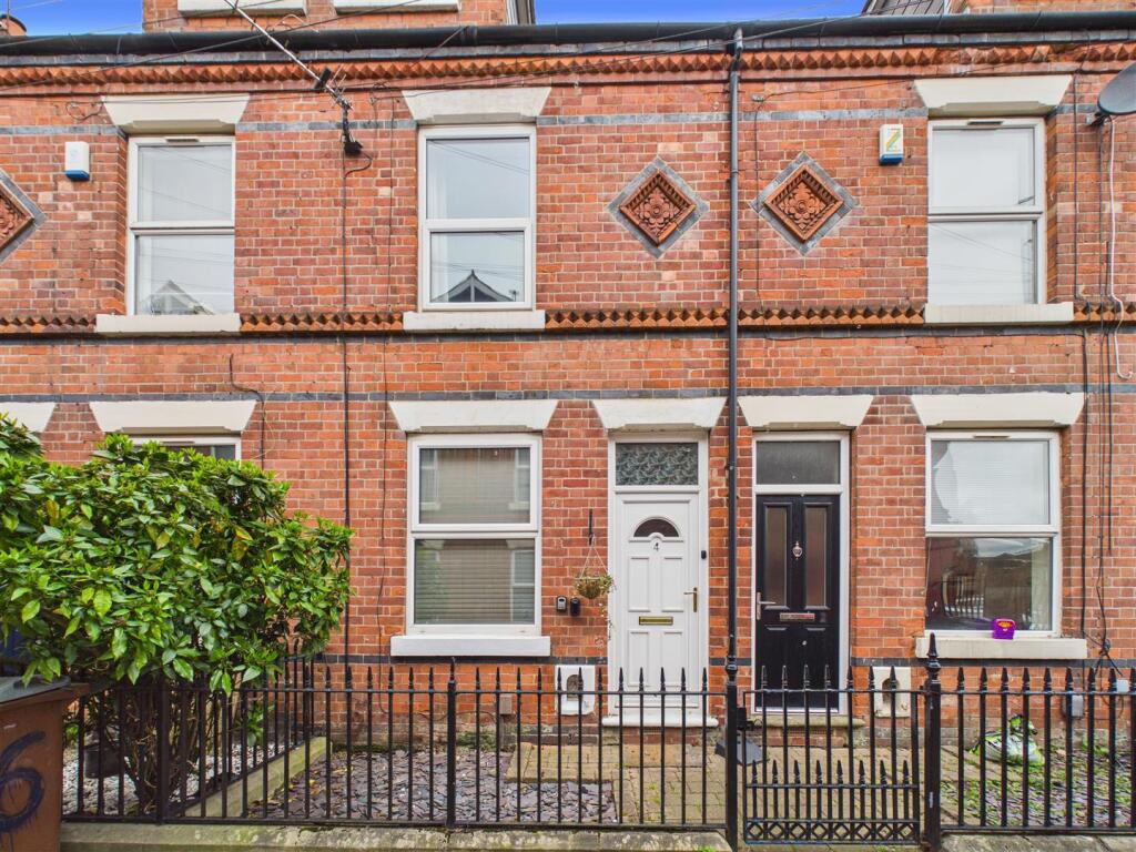 3 bed Mid Terraced House for rent in Nottingham. From David James Estate Agents - Mapperley