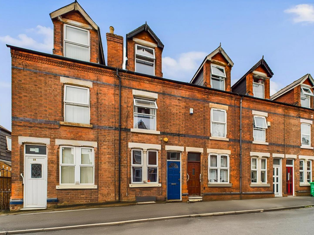 3 bed Mid Terraced House for rent in West Bridgford. From David James Estate Agents - Mapperley