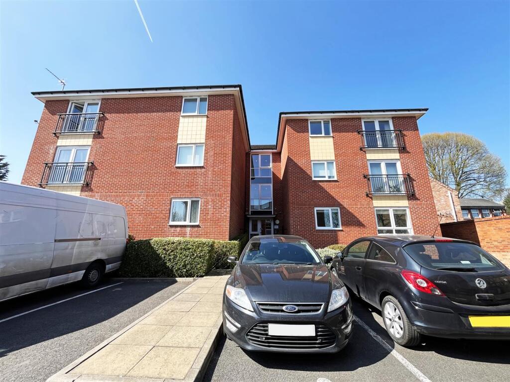 1 bed Apartment for rent in Nottingham. From David James Estate Agents - Mapperley