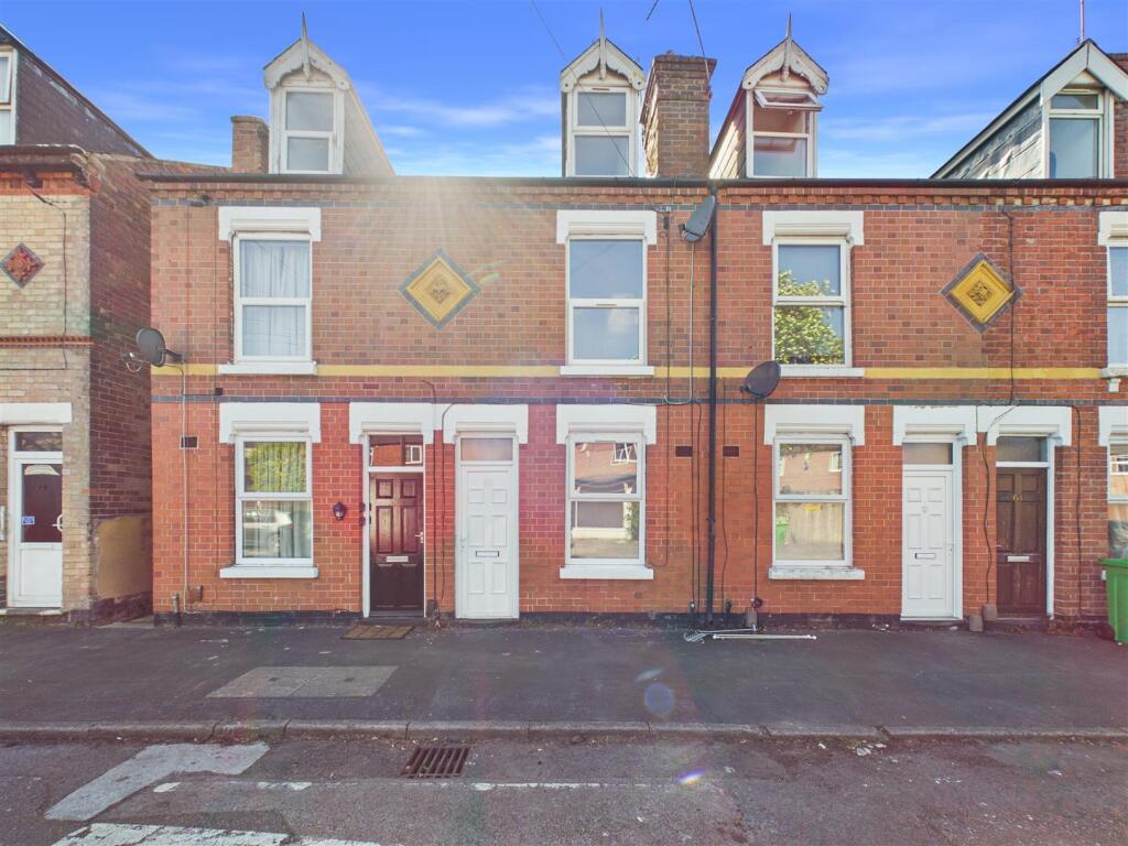 3 bed Mid Terraced House for rent in West Bridgford. From David James Estate Agents - Mapperley