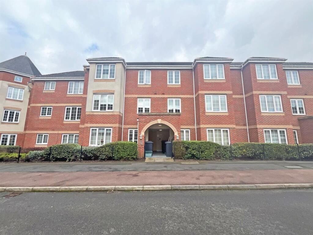 2 bed 1st Floor Flat for rent in Nottingham. From David James Estate Agents - Mapperley