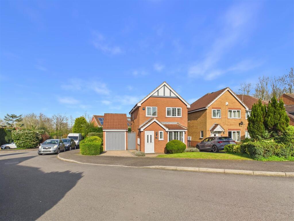 3 bed Detached for rent in Nottingham. From David James Estate Agents - Mapperley