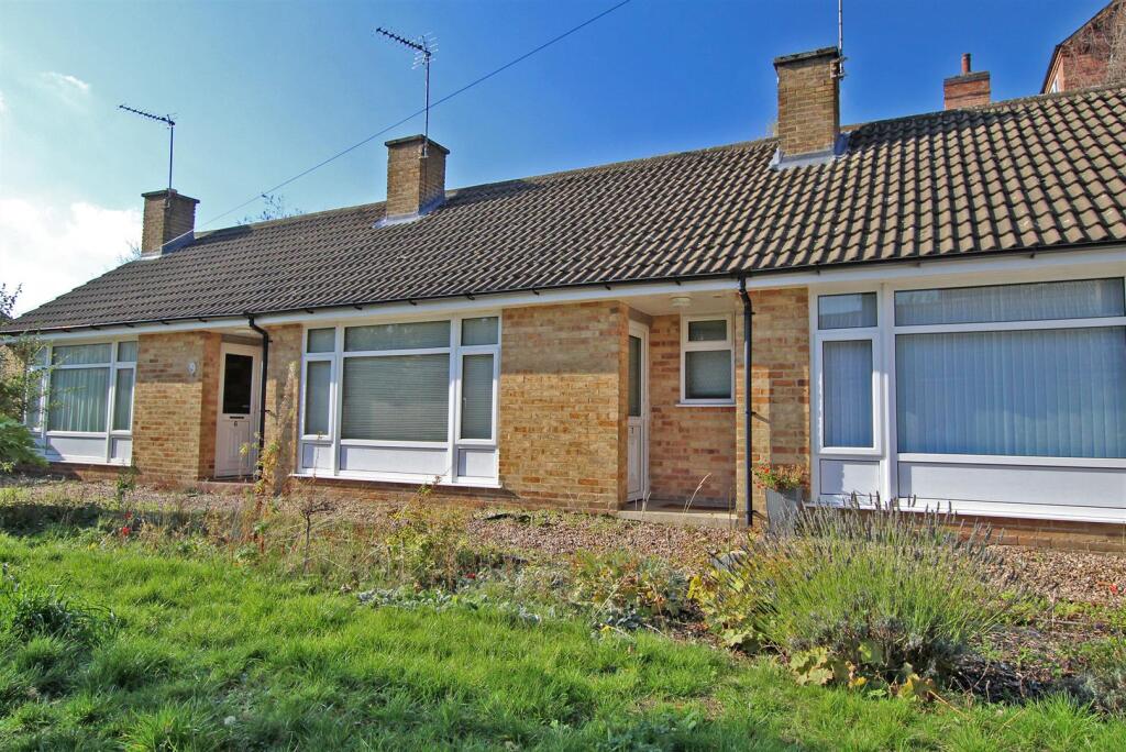 1 bed Semi-detached bungalow for rent in Nottingham. From David James Estate Agents - Mapperley 1 bed Semi-detached bungalow for rent in Nottingham. From David James Estate Agents - Mapperley