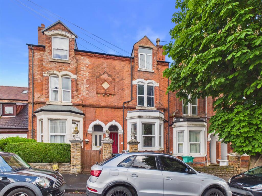 4 bed Mid Terraced House for rent in Nottingham. From David James Estate Agents - Mapperley 4 bed Mid Terraced House for rent in Nottingham. From David James Estate Agents - Mapperley