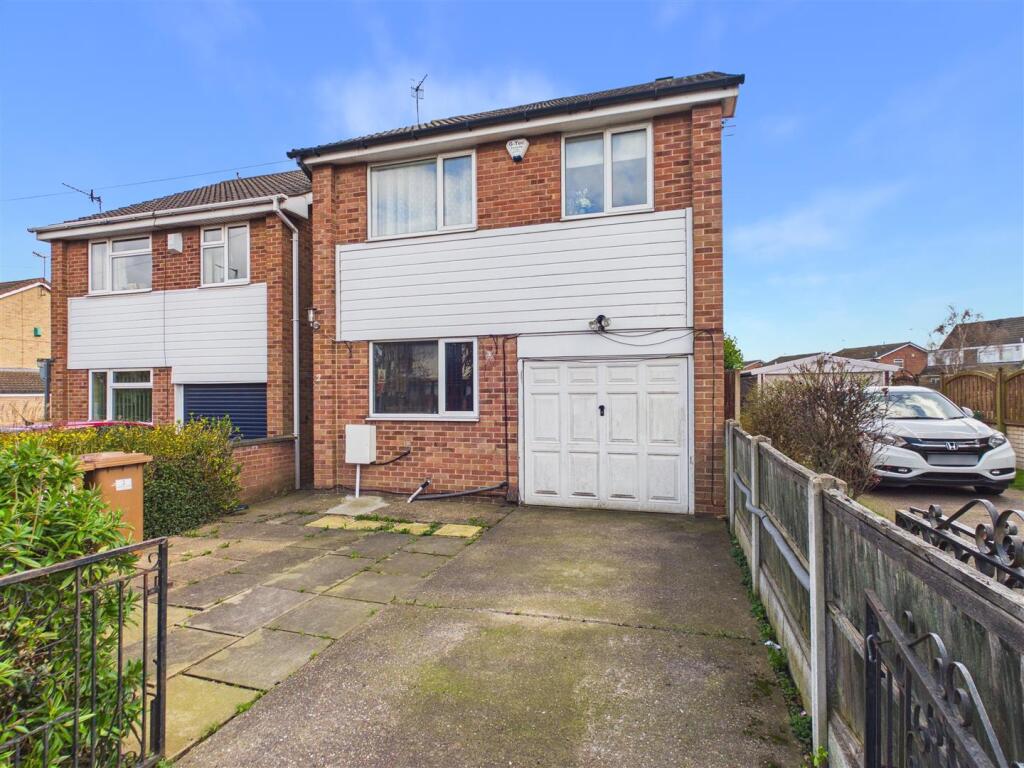 3 bed Detached for rent in Nottingham. From David James Estate Agents - Mapperley