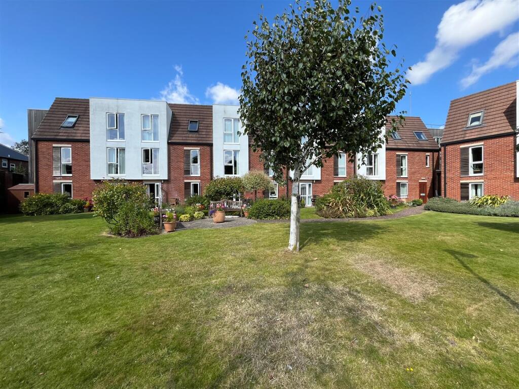 1 bed House (unspecified) for rent in Arnold. From David James Estate Agents - Mapperley